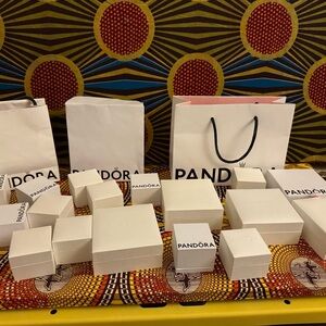 Pandora Elegant White Packaging Set